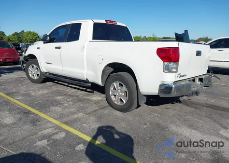 2012 Toyota Tundra Grade 5.7L V8 z USA, uszkodzony, nr VIN 5TFRY5F19CX121652